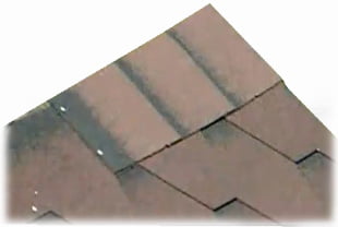 Монтаж конька из битумной кровли